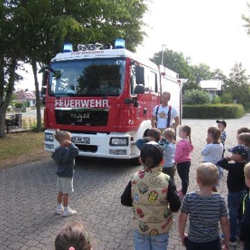 Ein Juli voller Highlights – Theater, Feuerwehr, Eis und eine besondere Hortübernachtung